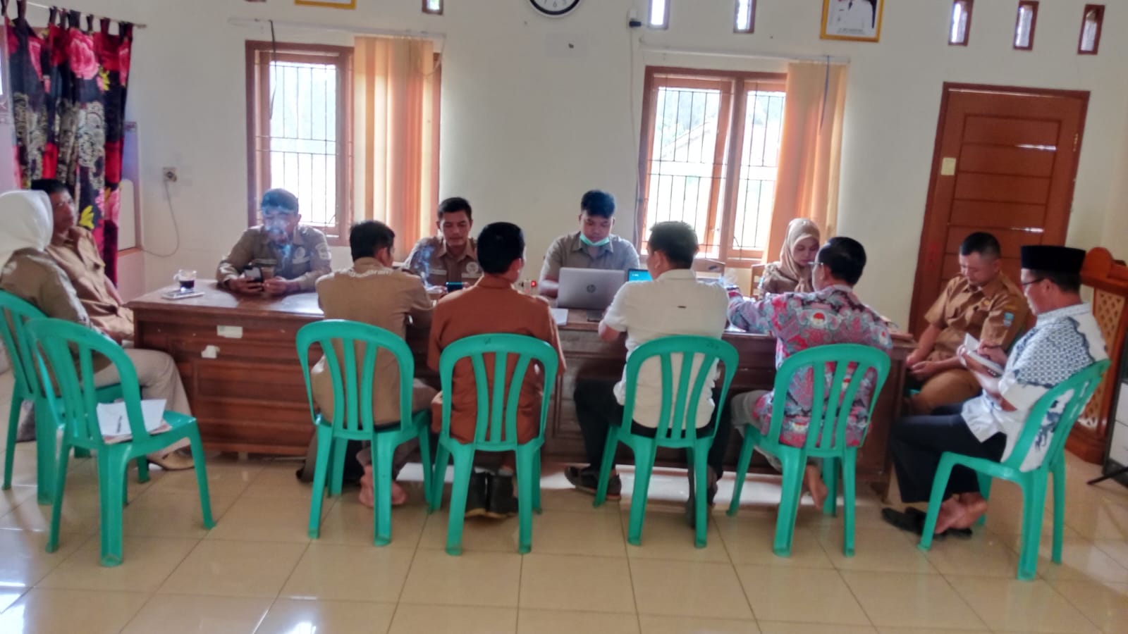 Rapat Koordinasi Internal: Rutinitas Mingguan Perangkat Desa demi Kinerja yang Lebih Baik