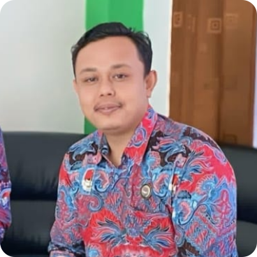 DEDE KOMARUDIN,S.H